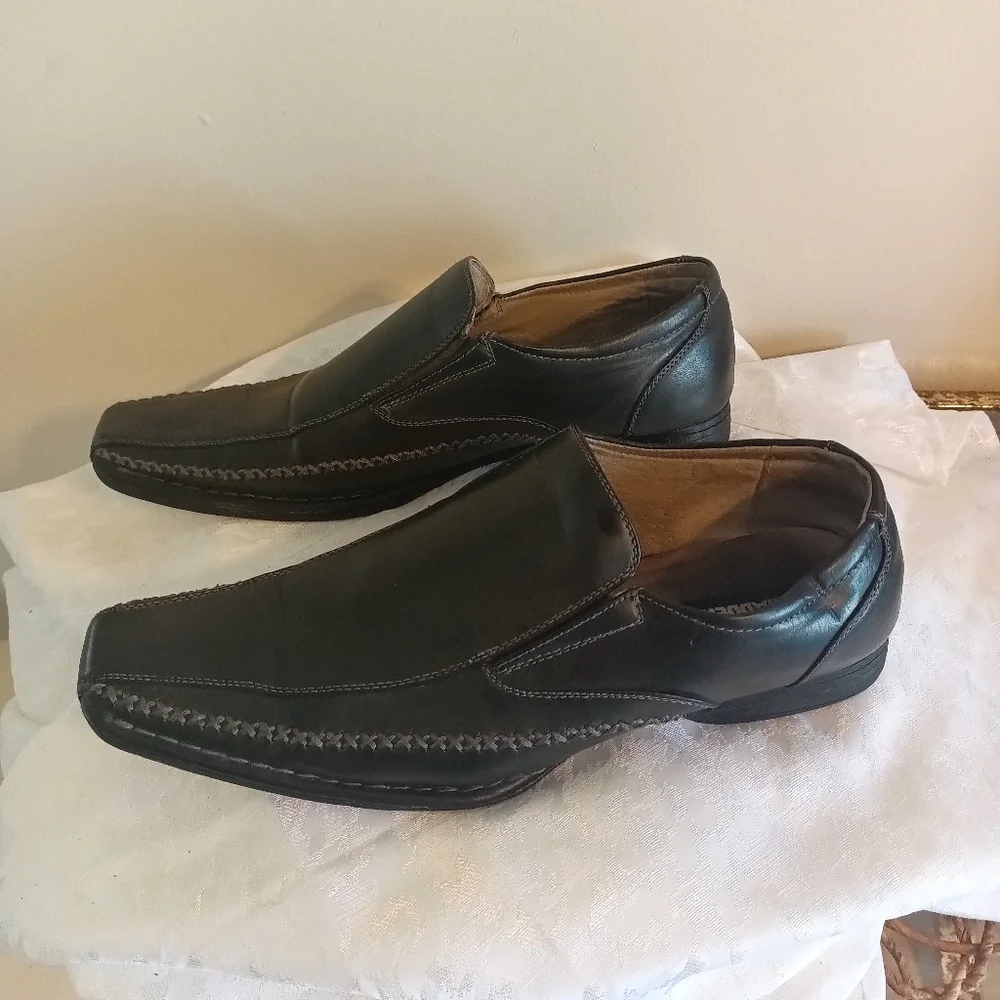 Steve Madden size 13 men's black loader